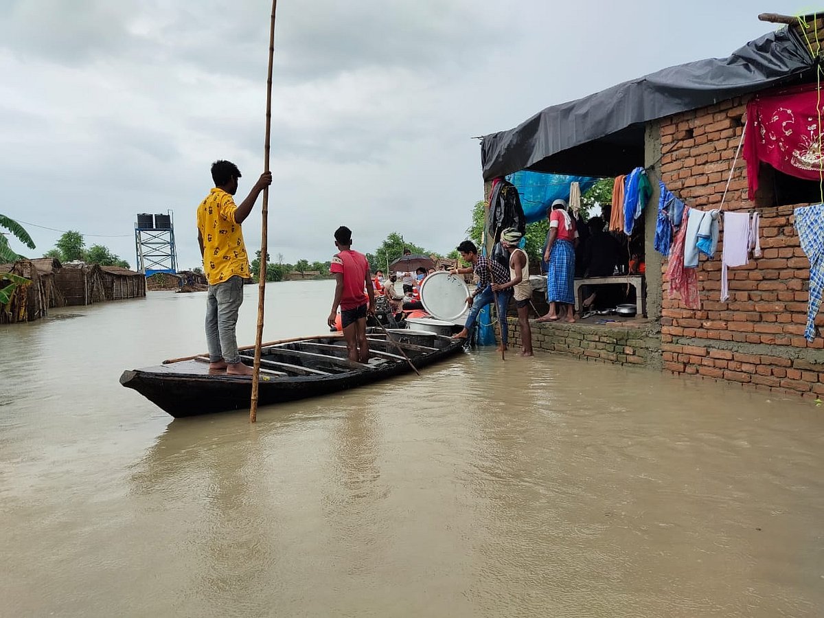 Bihar: People face the double whammy of rising COVID-19 cases and floods