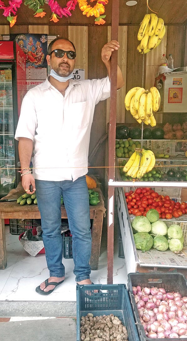 Tour operators selling vegetable in Manali, absence of basic medicare keep tourists away from Spiti