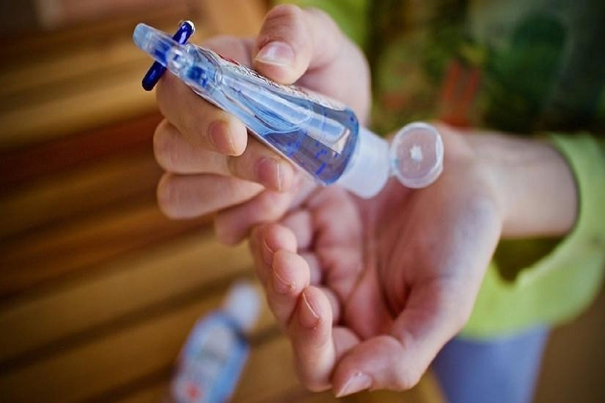Beware! Too much hand sanitiser can lead to severe hand dermatitis  