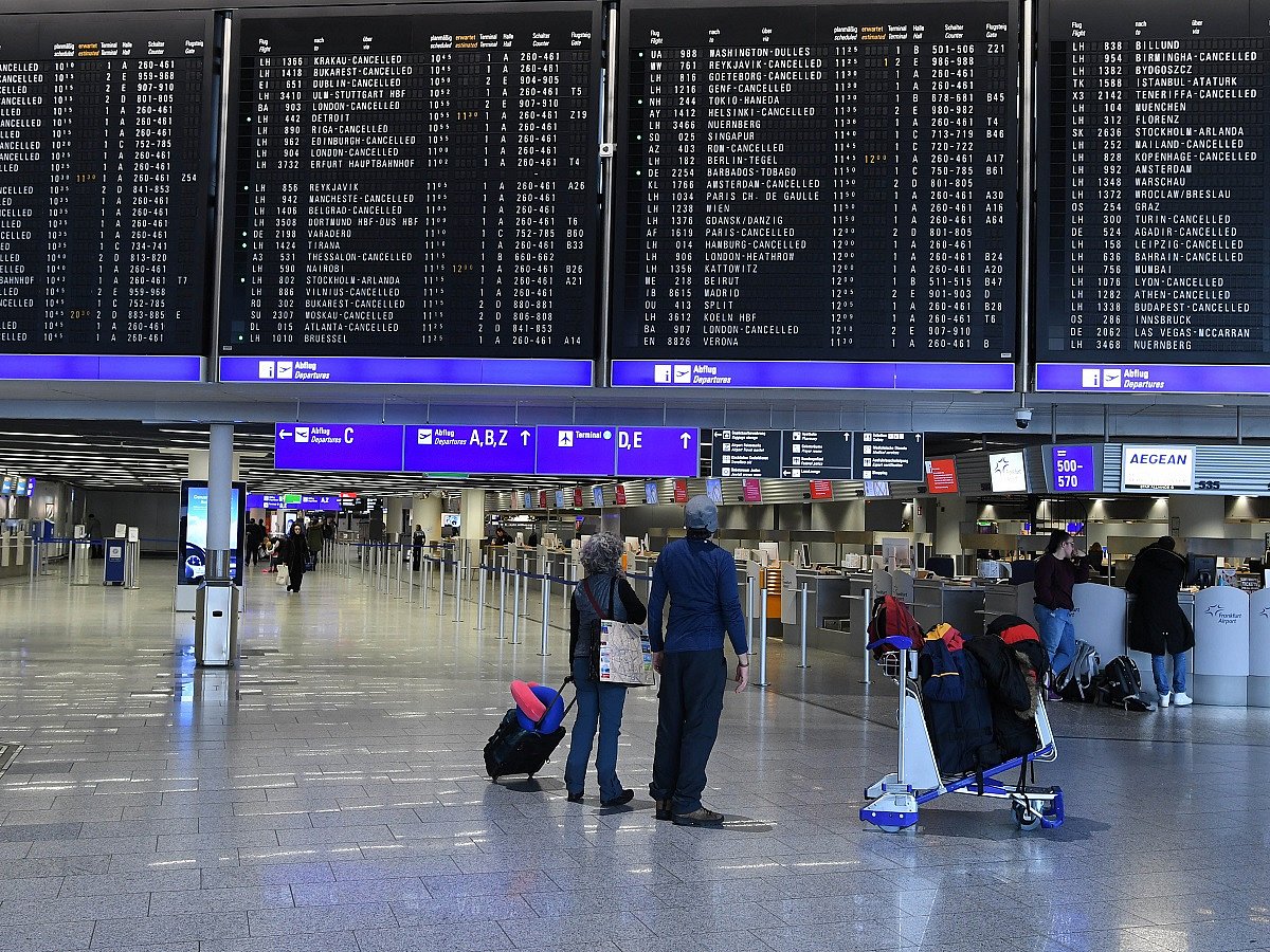 SOS from Indian expat stuck at Frankfurt airport for 3 days