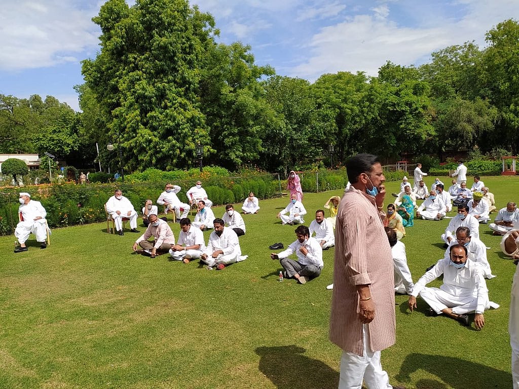 Rajasthan Congress MLAs begin ‘dharna’ at Raj Bhawan, demand assembly session