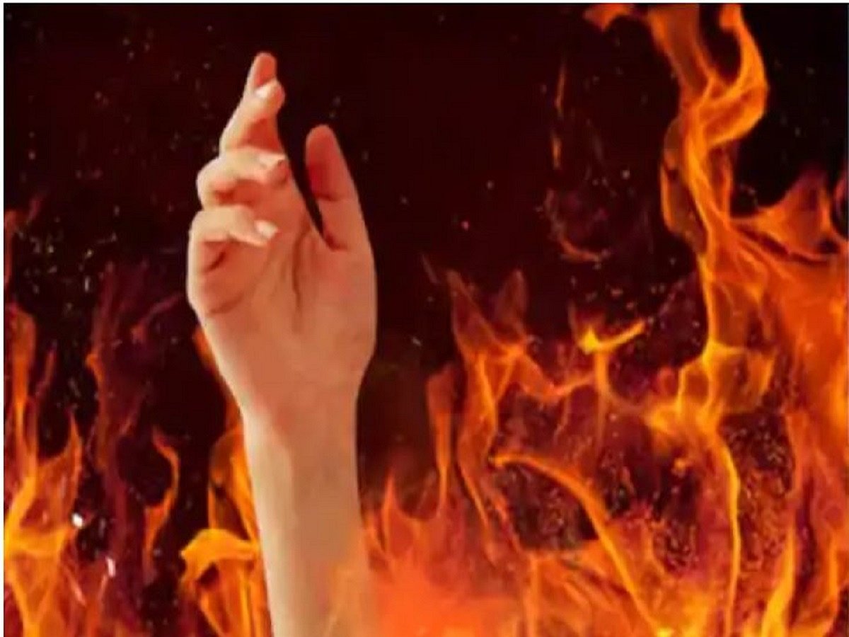 Sikar lawyer immolates self, tries to drag SDM too while protesting