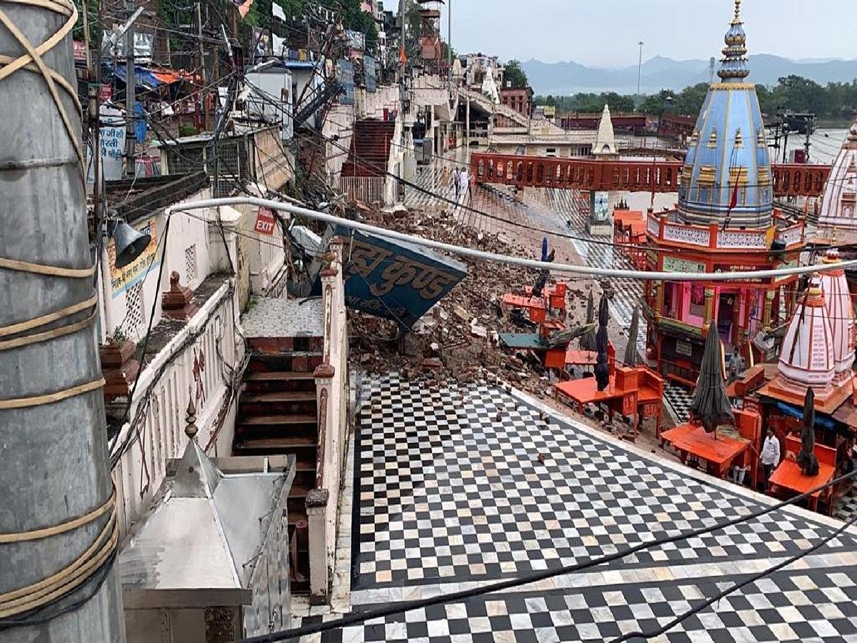 Lightning strikes at Har Ki Pauri Ghat in Haridwar (NH Photo)