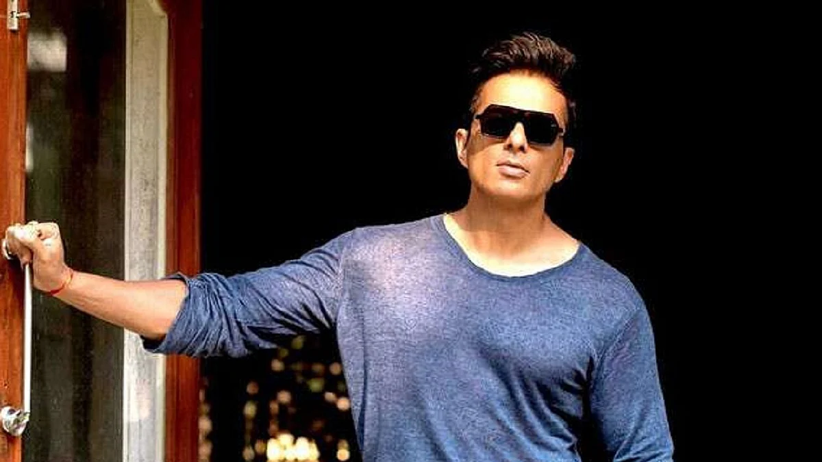 Bollywood actor Sonu Sood (Photo Courtesy: Twitter/@rasathvika)