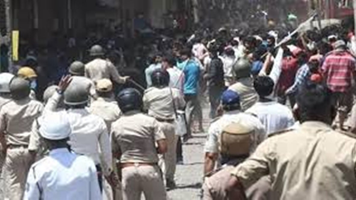 ‘Police failed to manage situation’: Gujarat HC grants bail to migrants held for uproar over delay in return