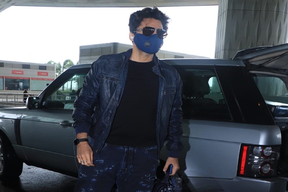 Jackky Bhagnani takes off to UK with the entire team for the shoot of ‘Bell Bottom’