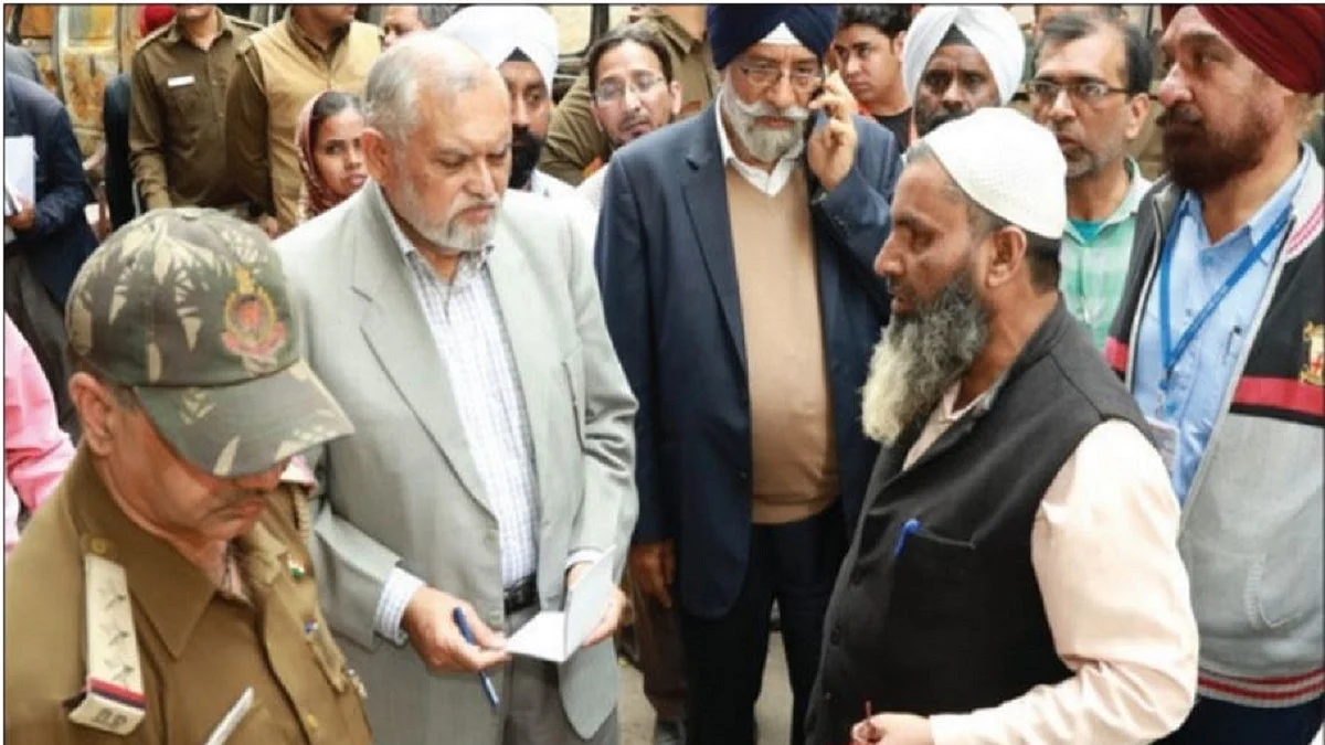 Zafarul Islam and colleagues visiting NE Delhi, riot site (Photo courtesy : Urdu Media Monitor)