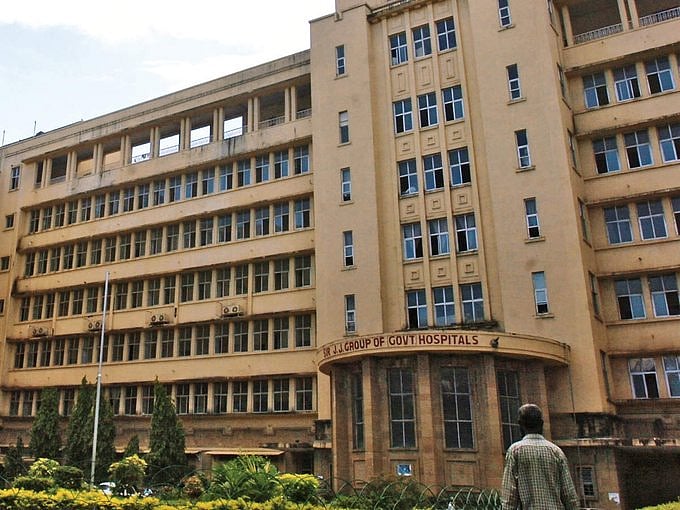 Mumbai hospital devises ‘kavach’ to move COVID-19 patients