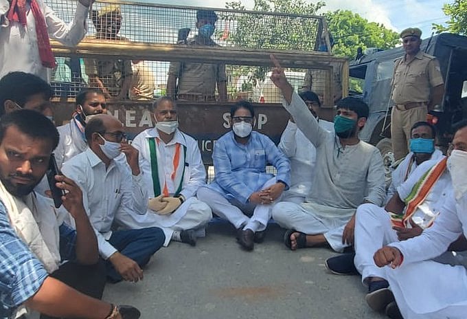Maharashtra energy minister Nitin Raut, stopped by UP Police, vows to return to the state
