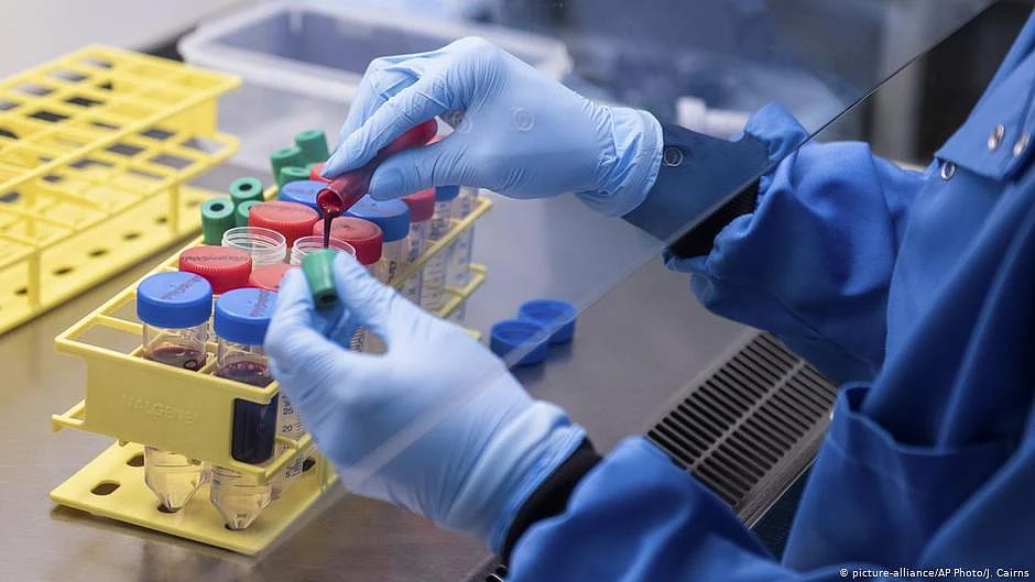 Canada allows mixing and matching COVID vaccines