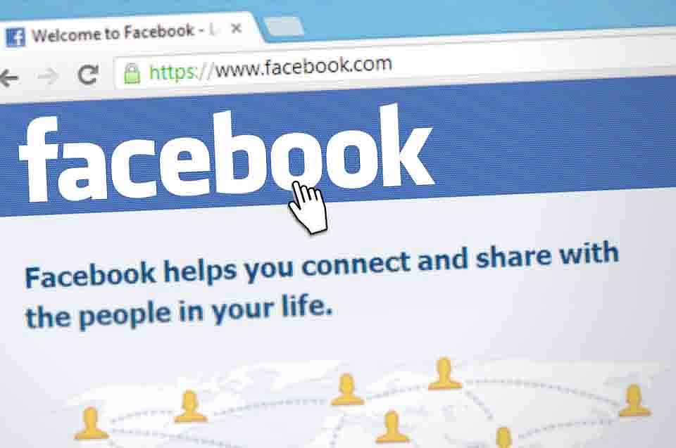 Facebook played role in 2017 Myanmar violence: Rohingya rights groups  