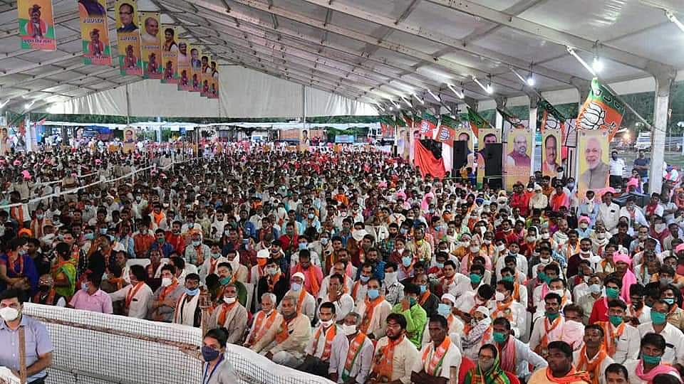 BJP’s mega membership drive in Gwalior in which no social distancing norms were followed (Photo courtesy: Twitter)