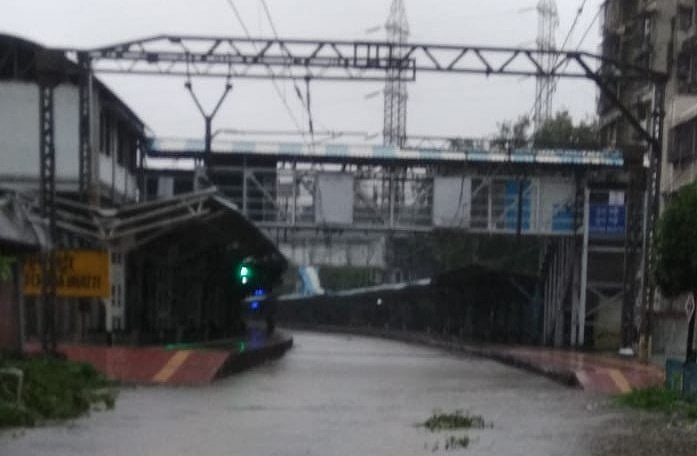 Photo Courtesy: Twitter/ @mumbairailusers
