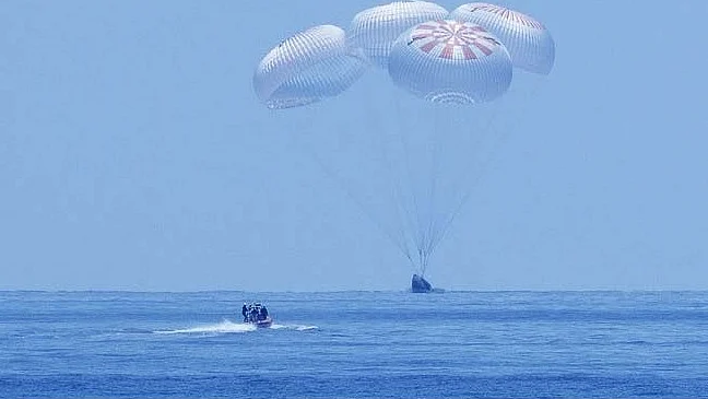 WATCH: SpaceX capsule and NASA crew make 1st splashdown in 45 years