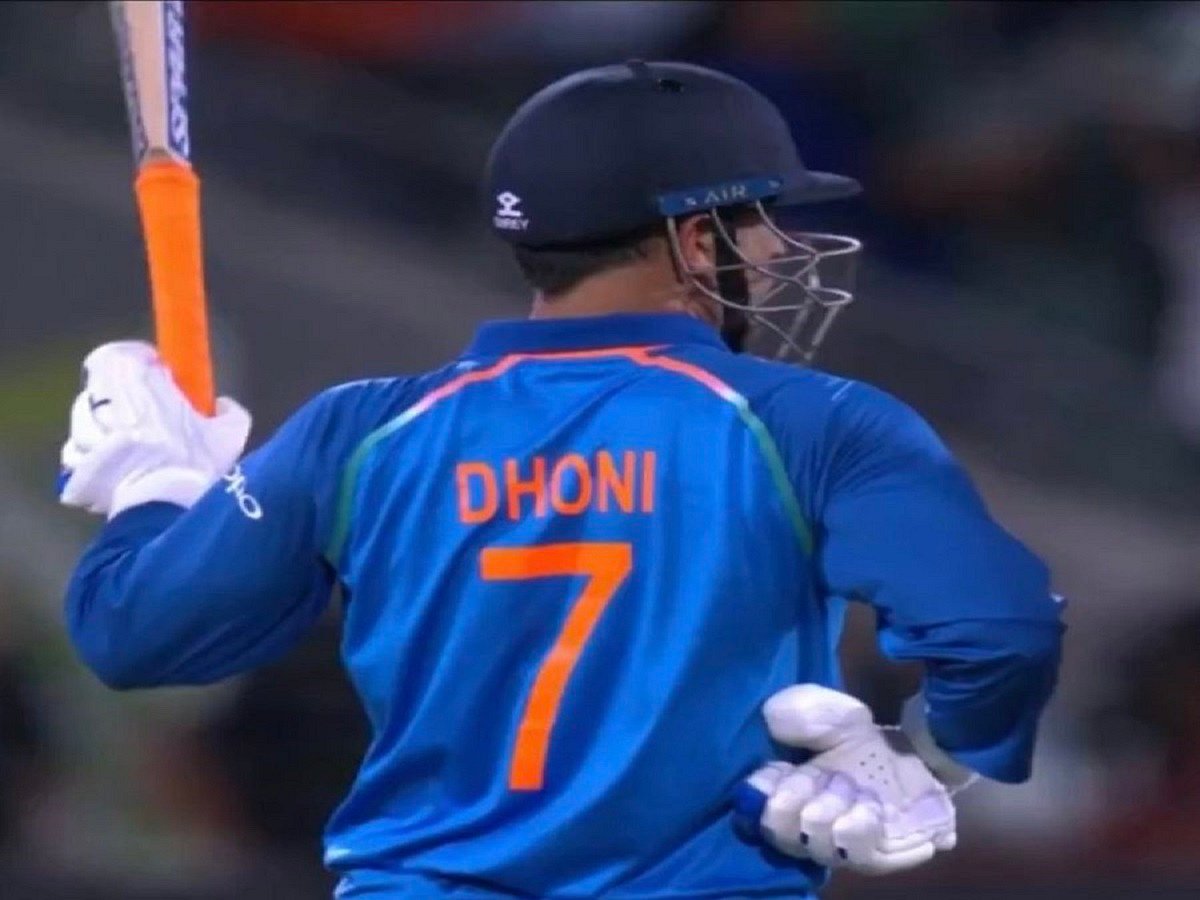 Five moments when Dhoni showed he is the coolest captain  