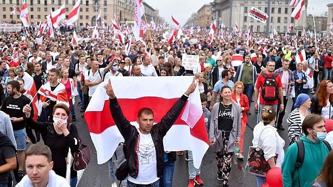 Belarus opposition holds mass rally in Minsk despite ban