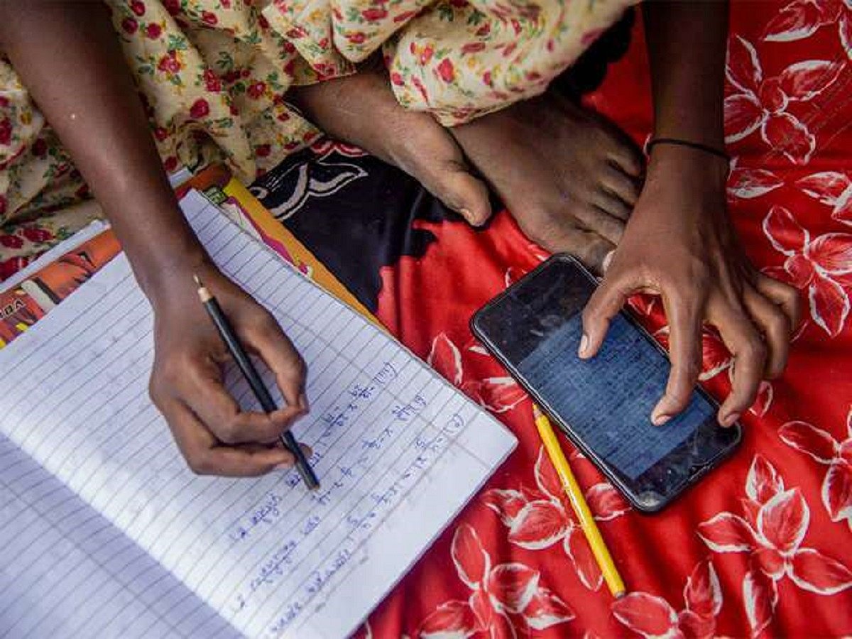 Student bodies to send petition to president over UGC's blended mode of education