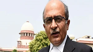 Prashant Bhushan moves SC, seeks deferment of sentence for filing review petition against conviction