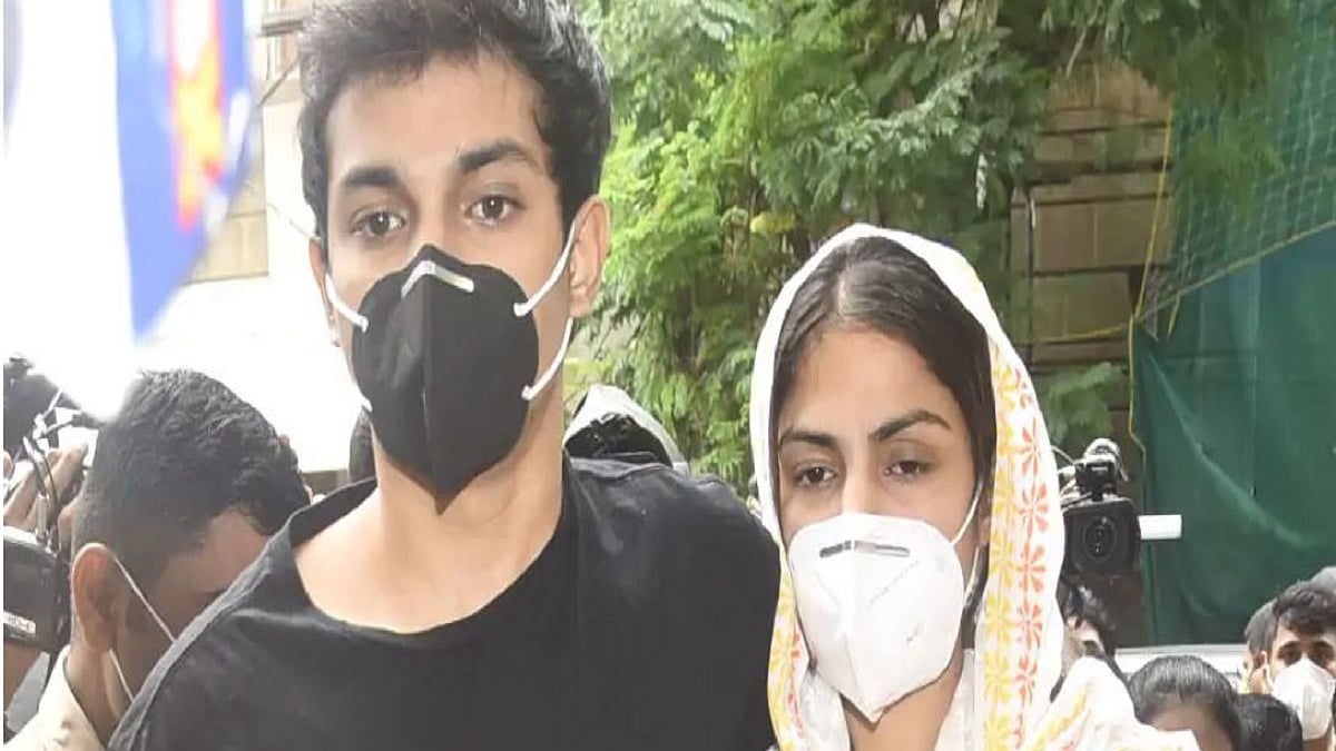 Rhea Chakraborty and her brother Showik Chakraborty