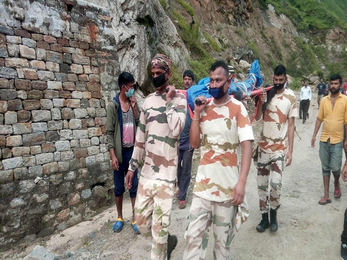Touching! When 8 ITBP jawans walked for 8 hrs to hand over a dead body