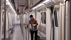 DMRC urges commuters to ‘talk less’, ‘break the peak’ during travel