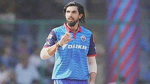 Delhi Capitals pacer Ishant sustains back injury: Report