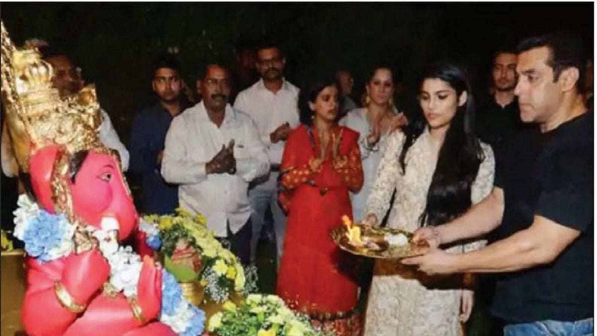 No Hindu, no Muslim in Bollywood