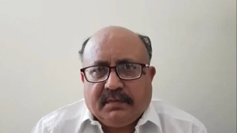 Freelance journalist held for having secret defence papers