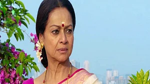 Zarina Wahab tests negative for COVID, laments death of colleague Ashalata Wabgaonkar
