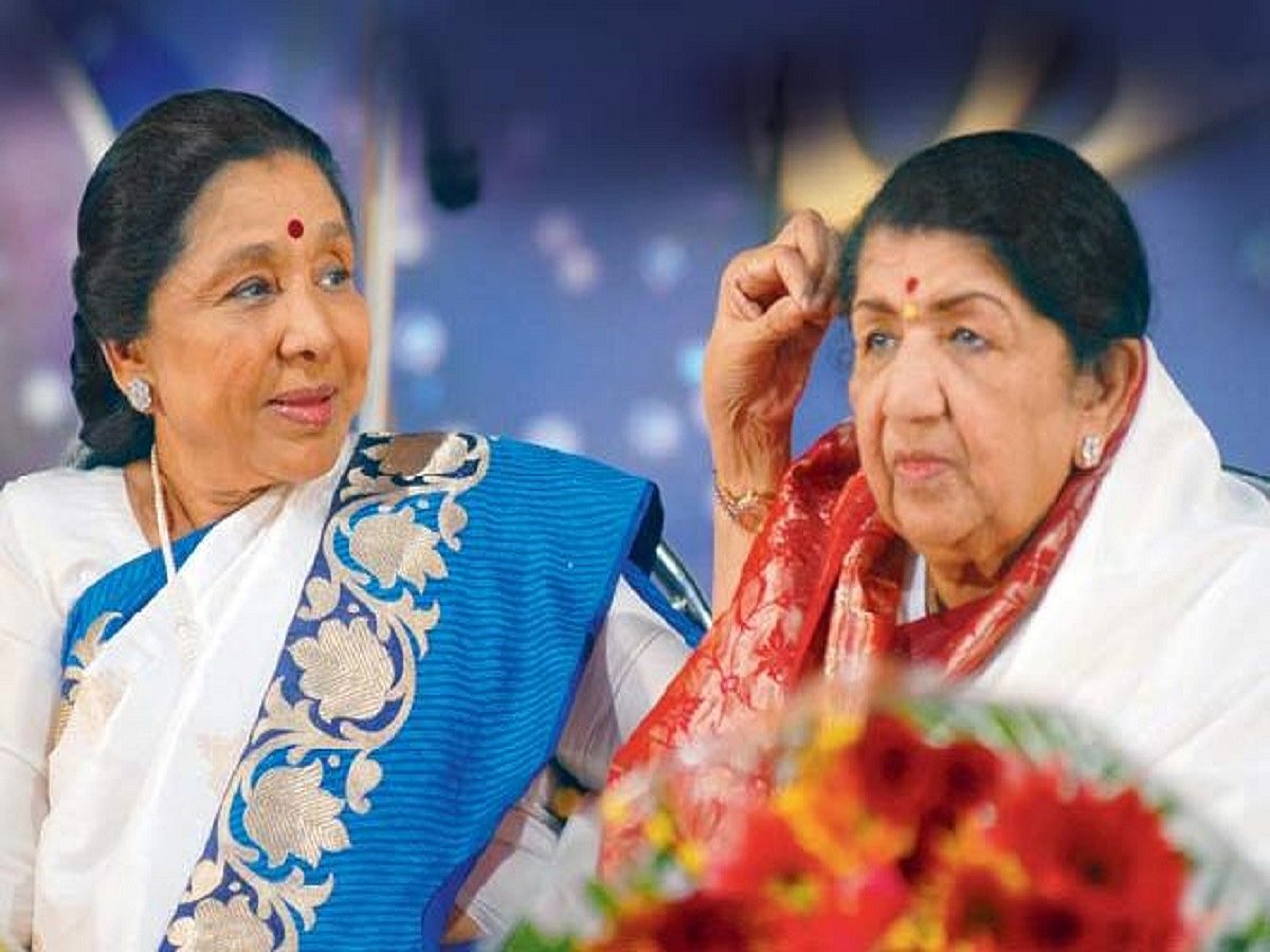 Asha Bhosle’s autobiography coming up, sister Lata Mangeshkar stays away