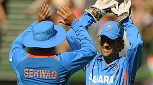 Watching Dhoni back would be a delight: Sehwag on IPL