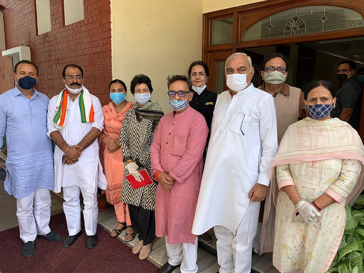 Haryana Congress holds procession against farm laws in Chandigarh, submits memorandum to Governor