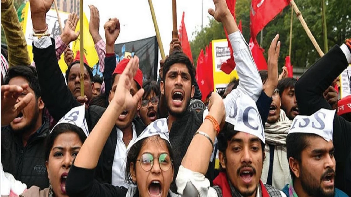 The army of the unemployed wait for secure and salaried jobs but the Govt is in denial 