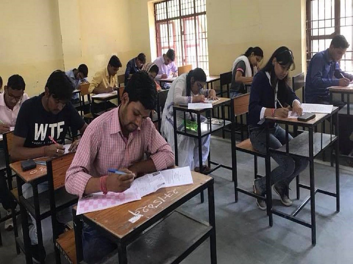 Farmer drives 300 km to ensure daughter appears for JEE exam