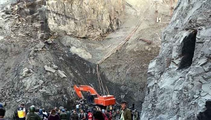 Pakistan marble mine collapse kills 19; dozens battling for life