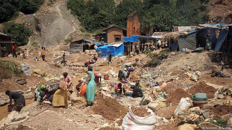 Representative image of miners working in Congo.