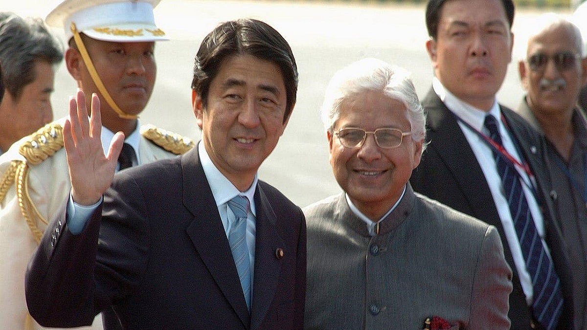 Former Law Minister Ashwani Kumar (right) with Japanese Prime Minister Shinzo Abe (left) who recently resigned