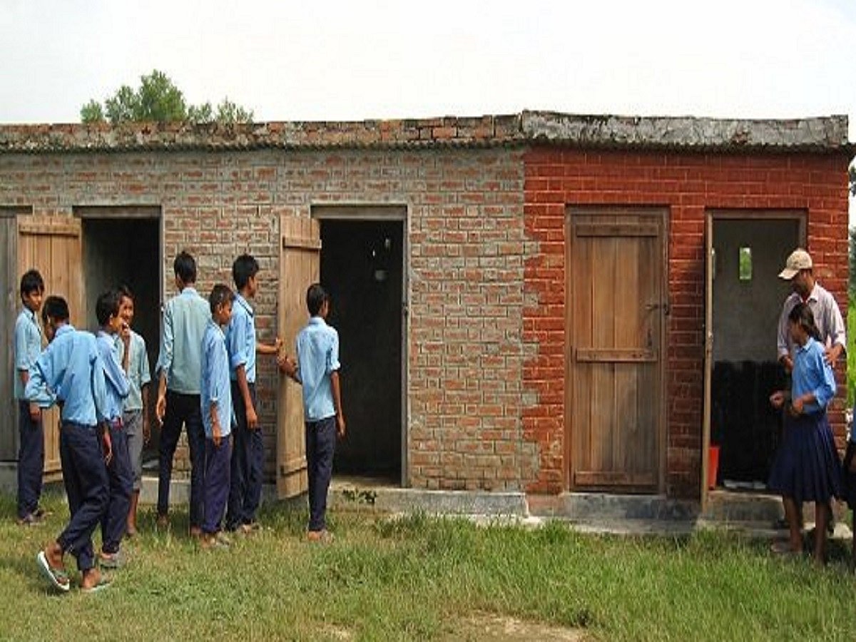 Truth about  Swachh Vidyalaya Abhiyan: 40% of toilets non-existent, unused in govt schools surveyed by CAG