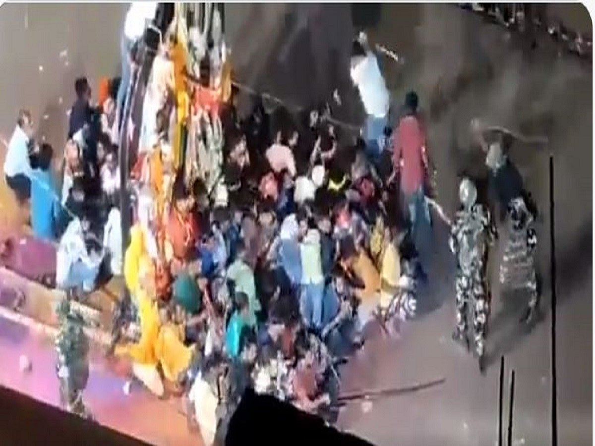 WATCH: Police lathi charge idol immersion procession in Munger, Bihar; dozens injured, at least 1 dead