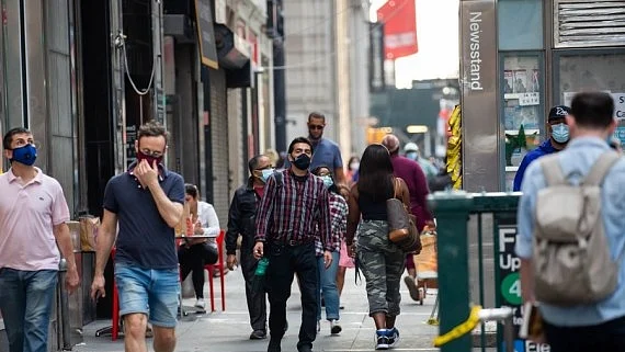 US hits record high single-day total as COVID-19 cases surpass 9 mn
