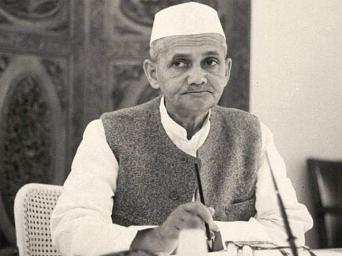 Country pays tribute to former Prime Minister Lal Bahadur Shastri on 116th birth anniversary