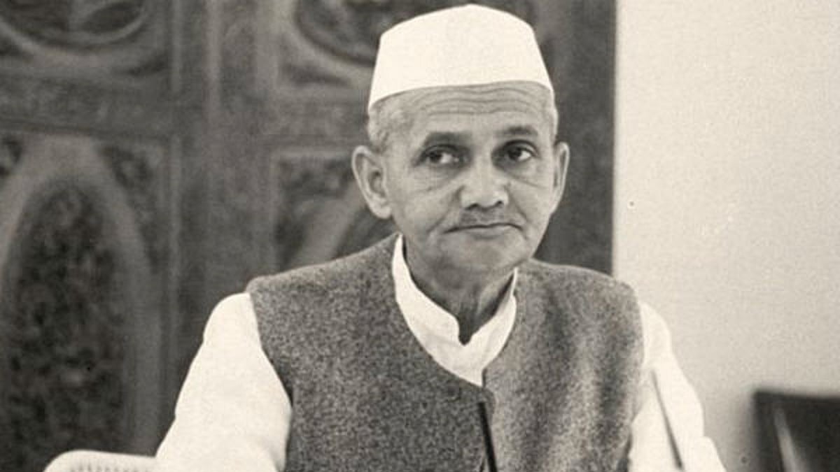 Country pays tribute to former Prime Minister Lal Bahadur Shastri on 116th birth anniversary