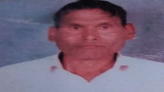 Husband of village head set ablaze in Amethi