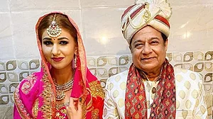 Anup Jalota reveals truth behind viral marriage photo; says, no I haven’t married Jasleen