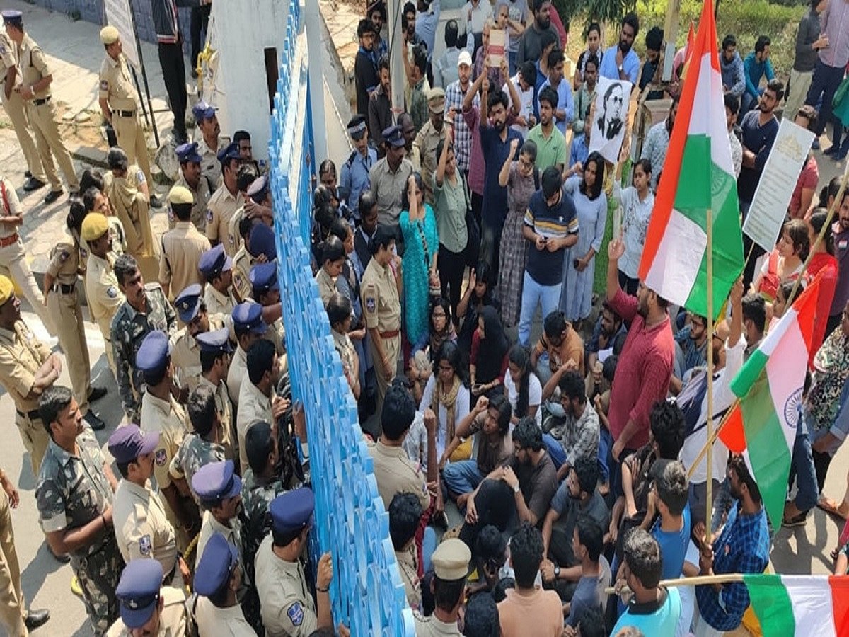 Hyderabad anti-CAA protest: Police summons HCU students 8 months after lodging FIR, Congress protests