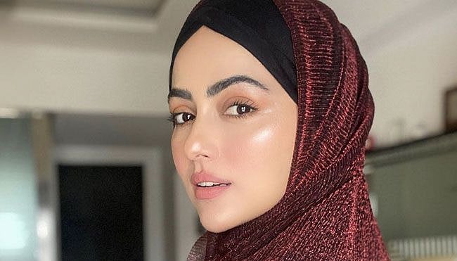 Former Bigg Boss contestant Sana Khan quits entertainment industry to ‘serve humanity’
