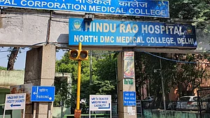 As senior docs of Hindu Rao decide to join protest, MCD transfers 4 to other hospitals