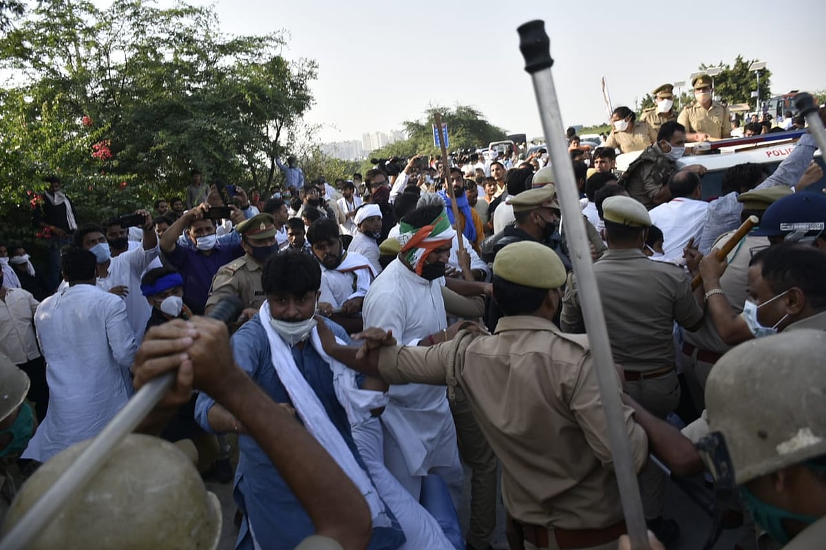 Reign of terror in UP: Rahul, Priyanka manhandled, arrested, released later; Congress workers lathi charged