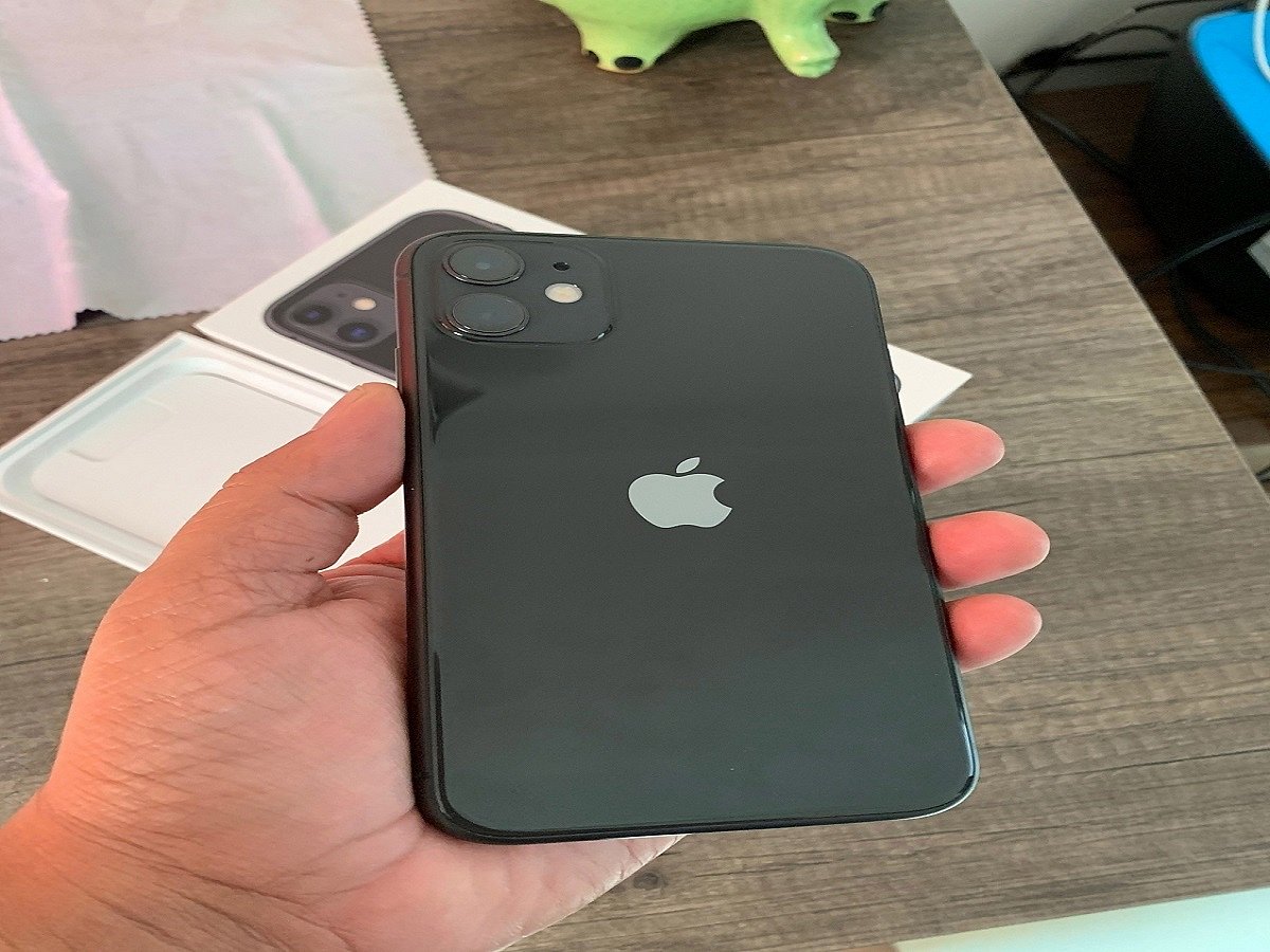 iPhone 11, SE 2020 gone in a jiffy during India festive sale
