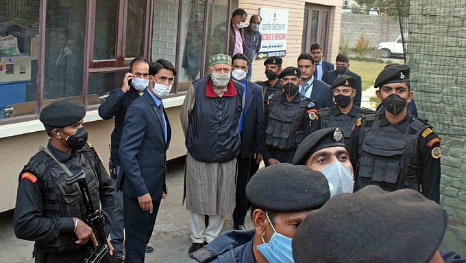 NC chief Farooq Abdullah coming out of ED’s office in Srinagar (Courtesy: Twitter/@sp_sharma07)